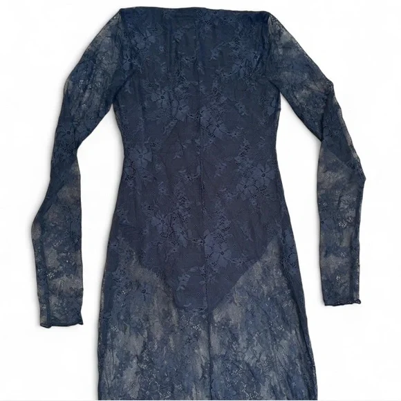 SKIMS *NWT ULTRA FINE LACE PLUNGE LONG DRESSCOLOR: ONYXSIZE: M -  threedaughtersproperties.com
